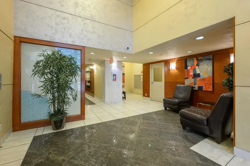 405 168 E ESPLANADE - photo 3 of 22