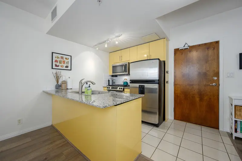 405 168 E ESPLANADE - photo 4 of 22