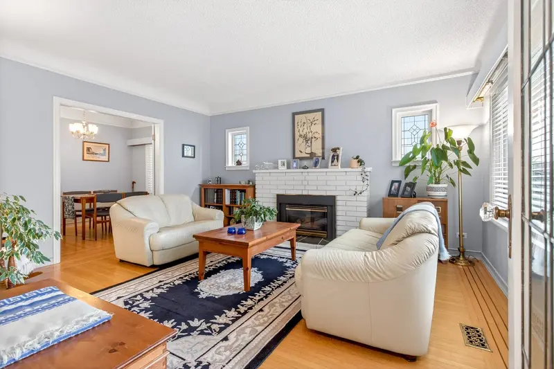 3494 OXFORD STREET - photo 4 of 25