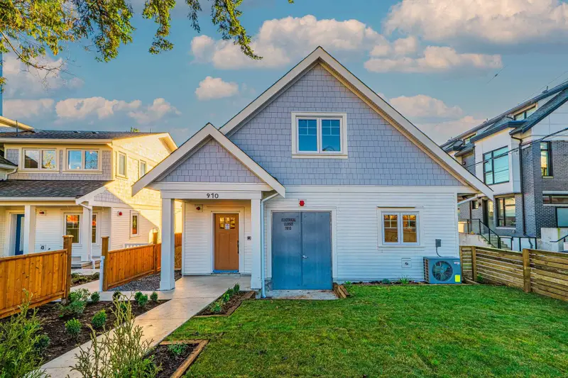 972 PARK DRIVE - photo 1 of 25