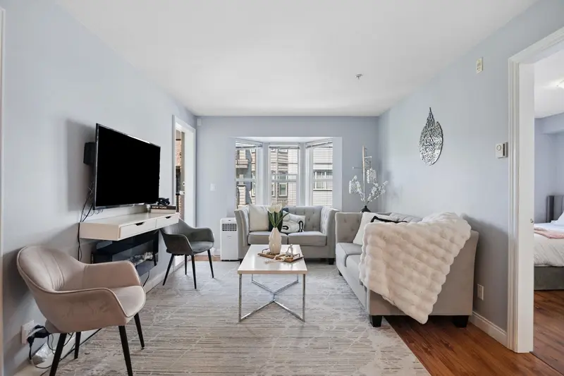 211 5454 198 STREET - photo 2 of 25