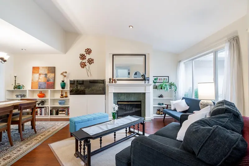 157 15501 89A AVENUE - photo 2 of 25