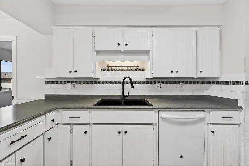 61 32959 GEORGE FERGUSON WAY - photo 4 of 25