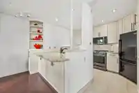 504 15015 VICTORIA AVENUE - thumbnail 8