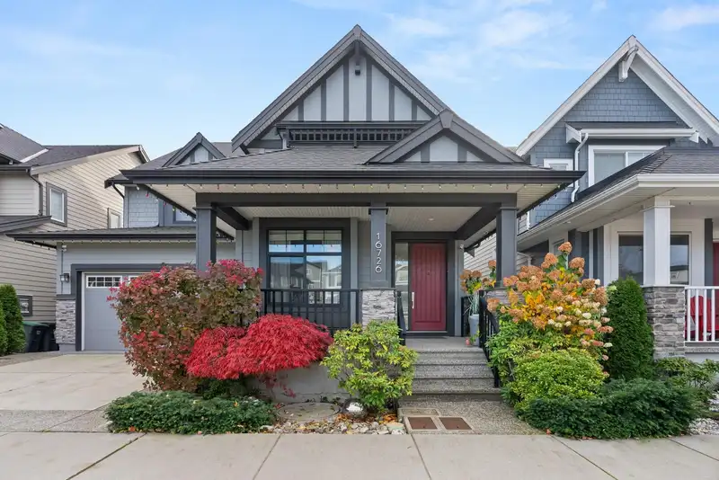 16726 18 AVENUE - photo 1 of 40