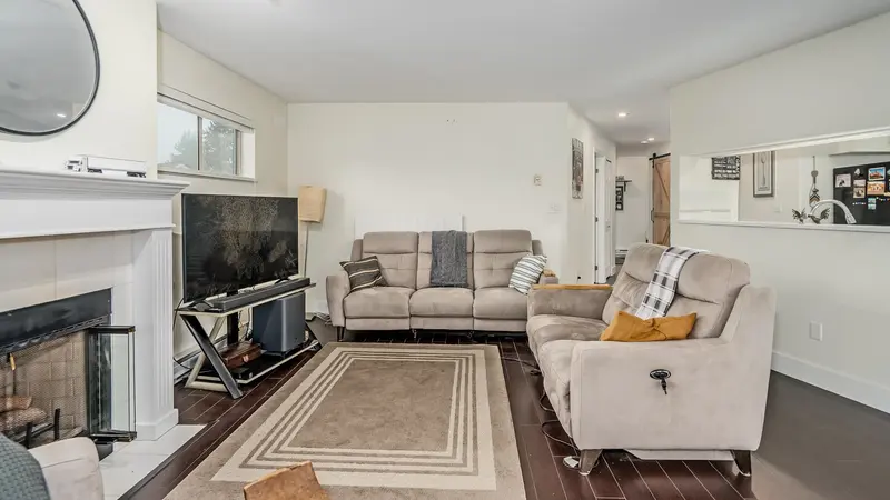 12 33682 MARSHALL ROAD - photo 4 of 25