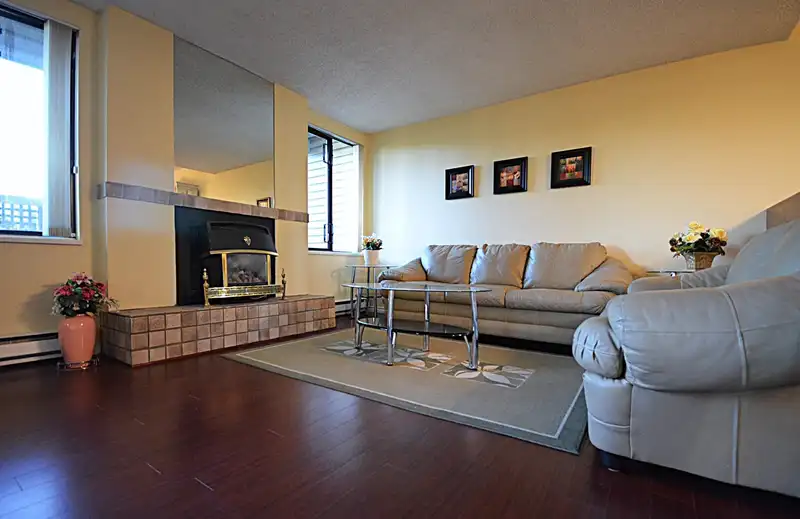105 15313 19 AVENUE - photo 4 of 34