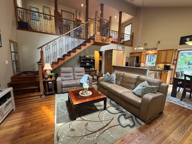 714 CHARTER ROAD - photo 2 of 25