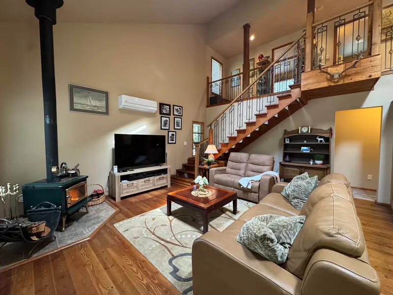 714 CHARTER ROAD - photo 3 of 25