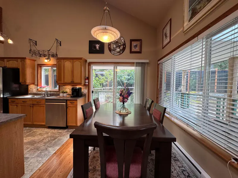 714 CHARTER ROAD - photo 4 of 25