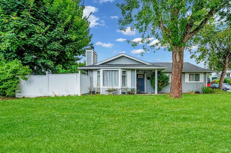 22641 KENDRICK LOOP - photo 3 of 25