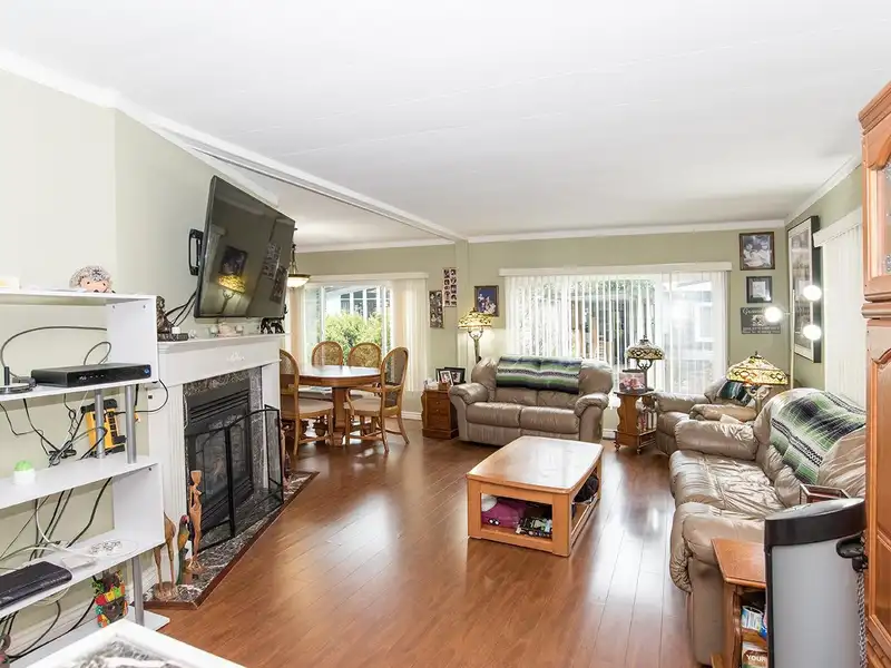 297 1840 160 STREET - photo 4 of 25