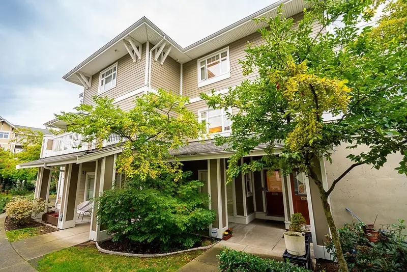 160 7388 MACPHERSON AVENUE - photo 4 of 25