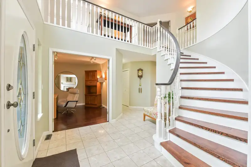 14915 25A AVENUE - photo 4 of 18