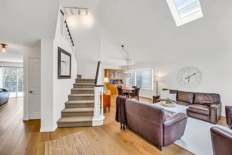 117 ASPENWOOD DRIVE - photo 2 of 25