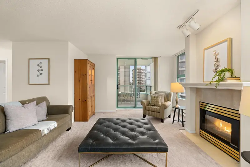 704 728 PRINCESS STREET - photo 3 of 25