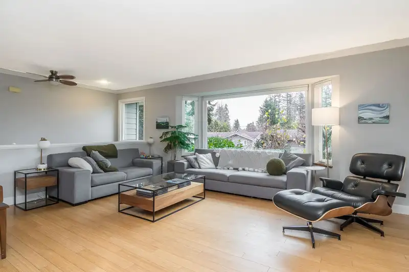 2241 152A STREET - photo 4 of 40