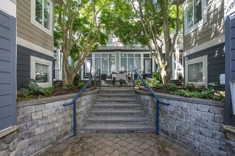 3 15161 PROSPECT AVENUE - photo 2 of 37