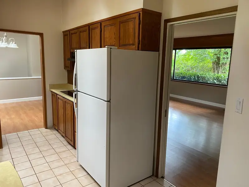 1209 CREST COURT - photo 4 of 25