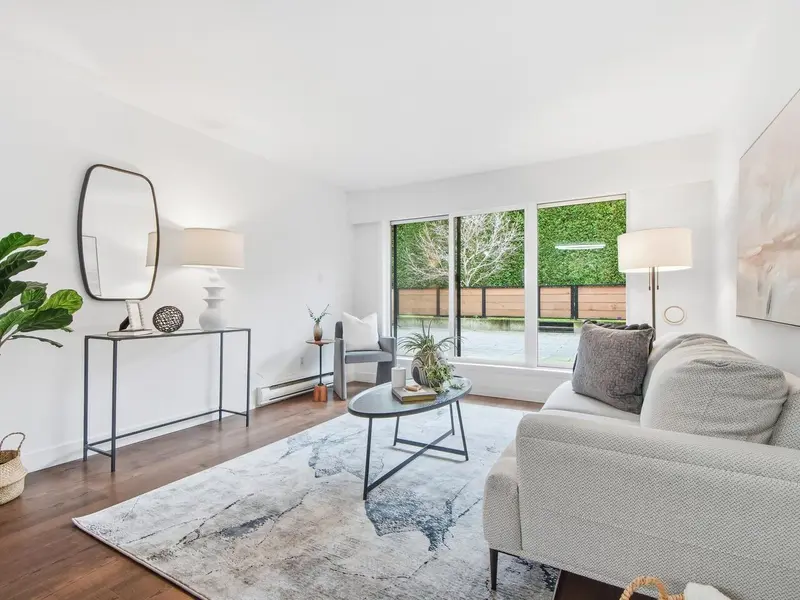 202 215 MOWAT STREET - photo 1 of 22