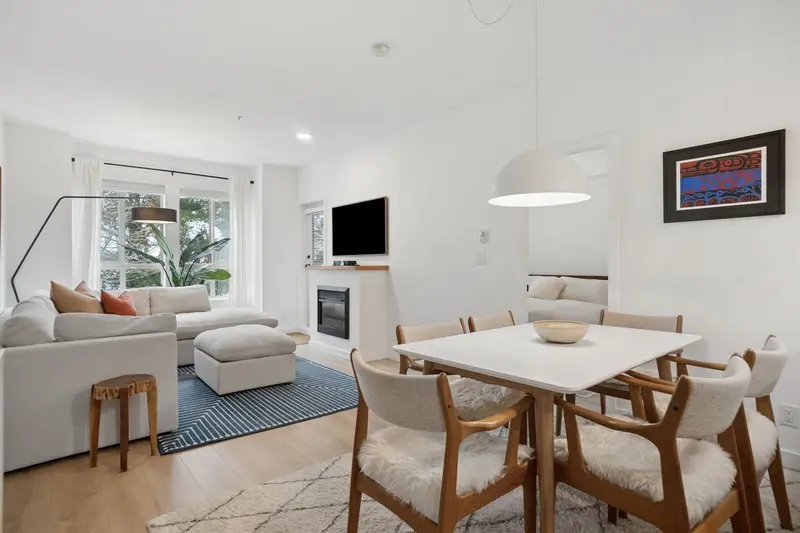 211 225 FRANCIS WAY - photo 1 of 25