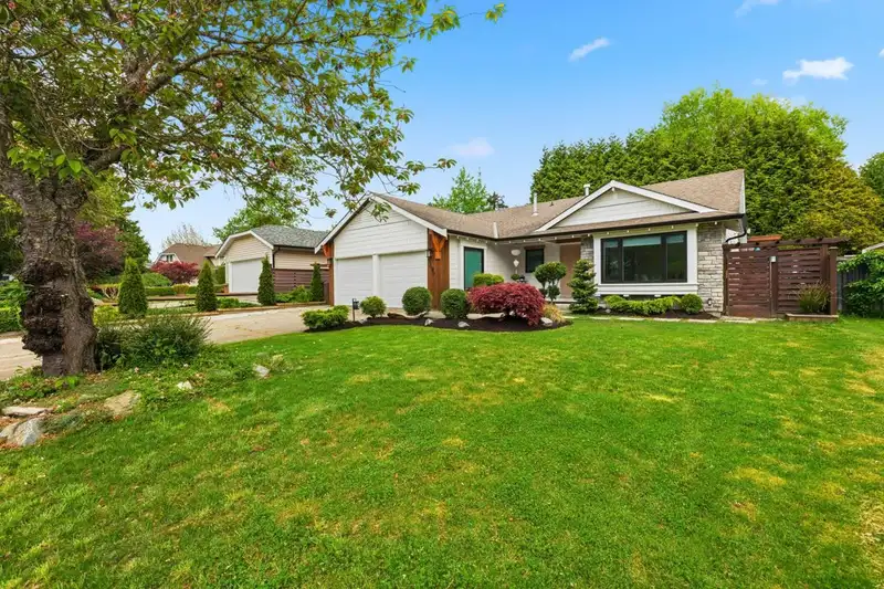 1290 163A STREET - photo 2 of 40
