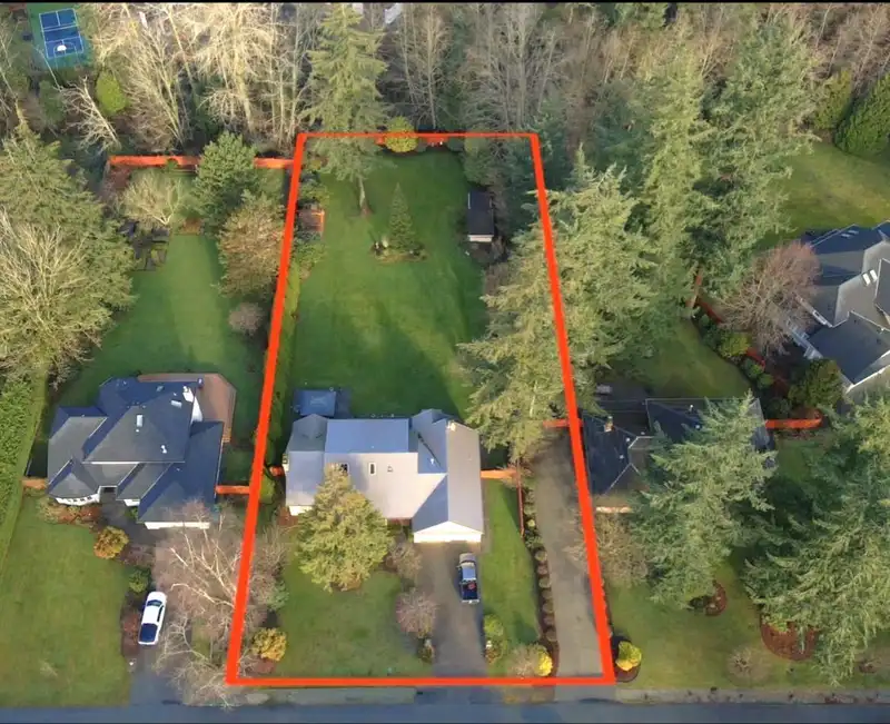14157 25A AVENUE - photo 3 of 22