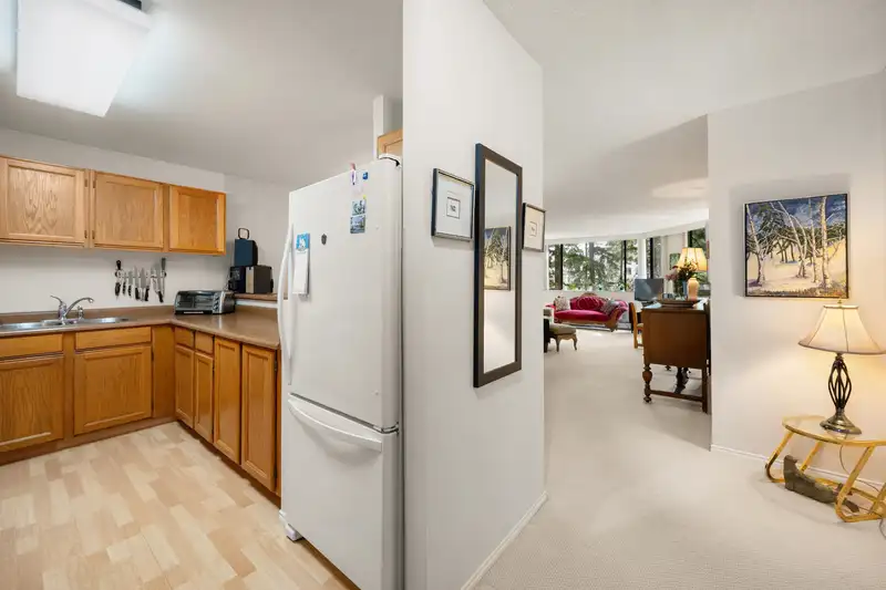 508 1442 FOSTER STREET - photo 3 of 39