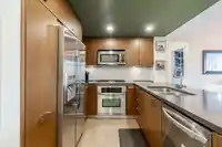 203 2950 KING GEORGE BOULEVARD - thumbnail 3