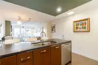 203 2950 KING GEORGE BOULEVARD - thumbnail 6
