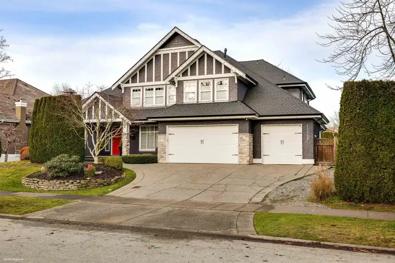 13757 20A AVENUE - photo 1 of 32