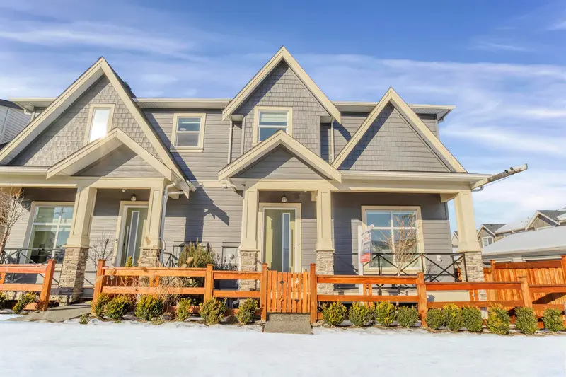 19685 74 AVENUE - photo 1 of 25