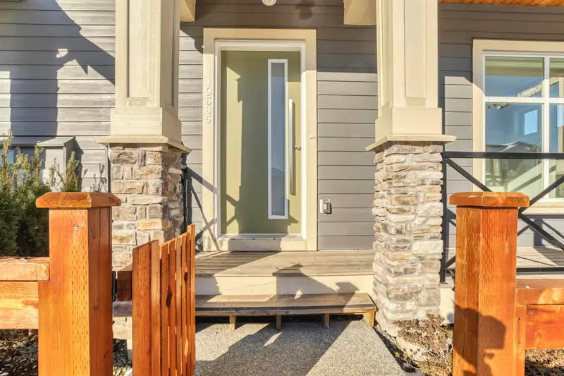 19685 74 AVENUE - photo 2 of 25