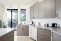 302 1550 MARTIN STREET - thumbnail 17