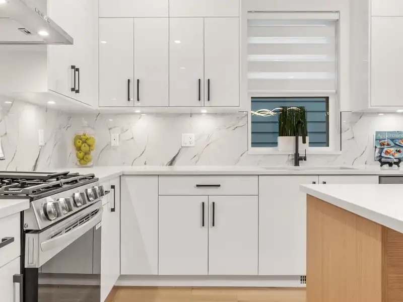 102 16693 16 AVENUE - photo 3 of 40