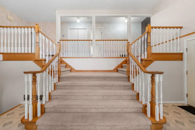 13395 14 AVENUE - photo 3 of 25