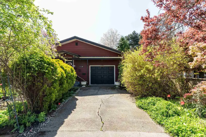 12250 AGAR STREET - photo 4 of 34