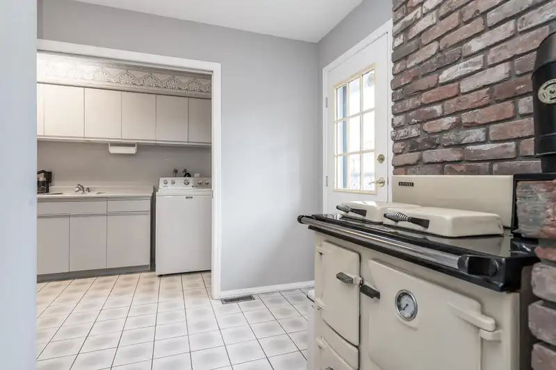 2426 125A STREET - photo 4 of 38