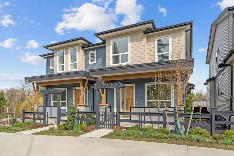 7756 196 STREET - photo 2 of 25