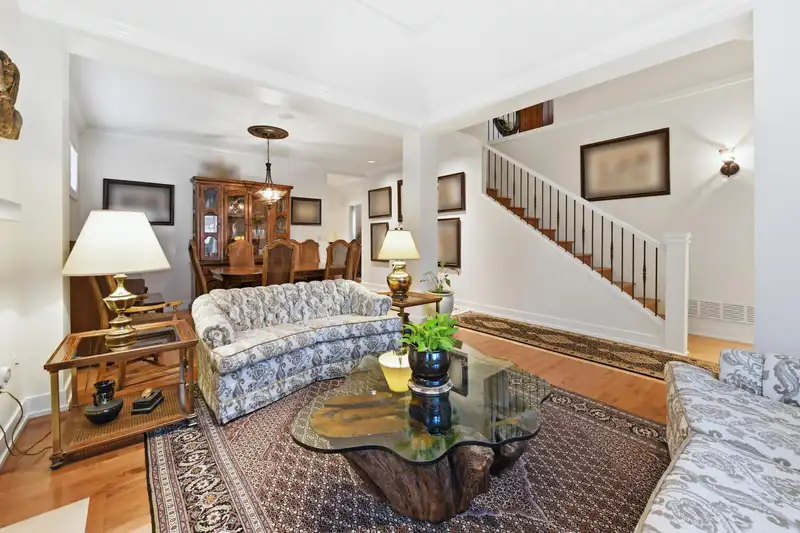 11 18088 8 AVENUE - photo 1 of 16