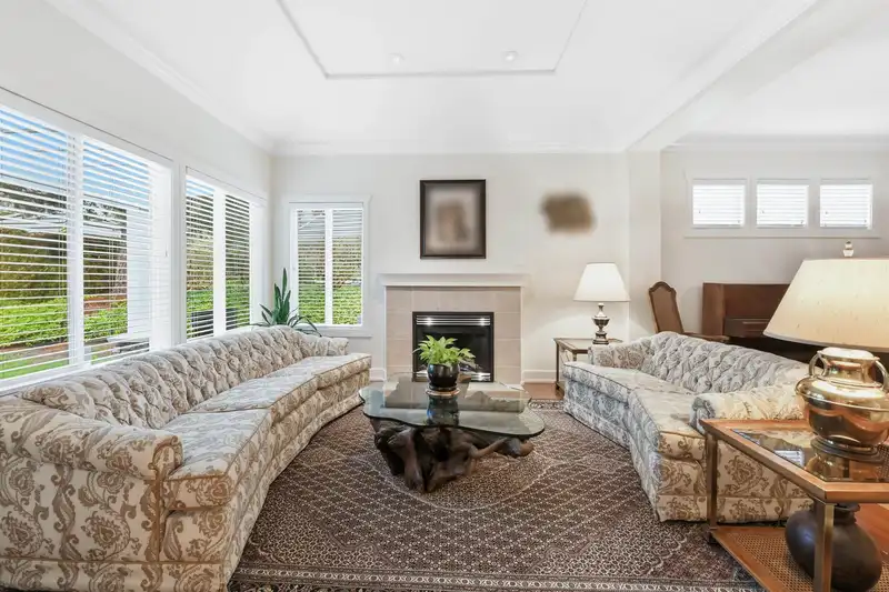 11 18088 8 AVENUE - photo 2 of 16
