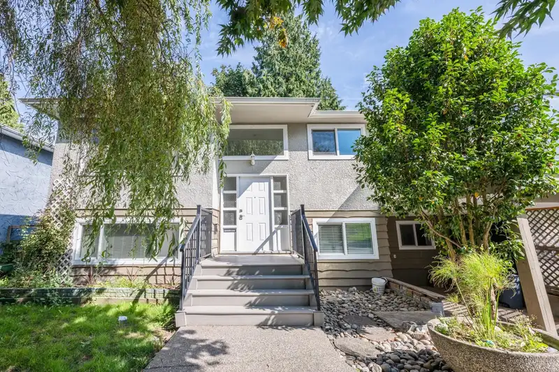 1338 STEVENS STREET - photo 1 of 35