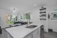 160 16433 19 AVENUE - thumbnail 8