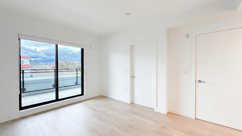 204 1680 E 12TH AVENUE - photo 4 of 25