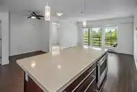 406 15735 CROYDON DRIVE - thumbnail 9
