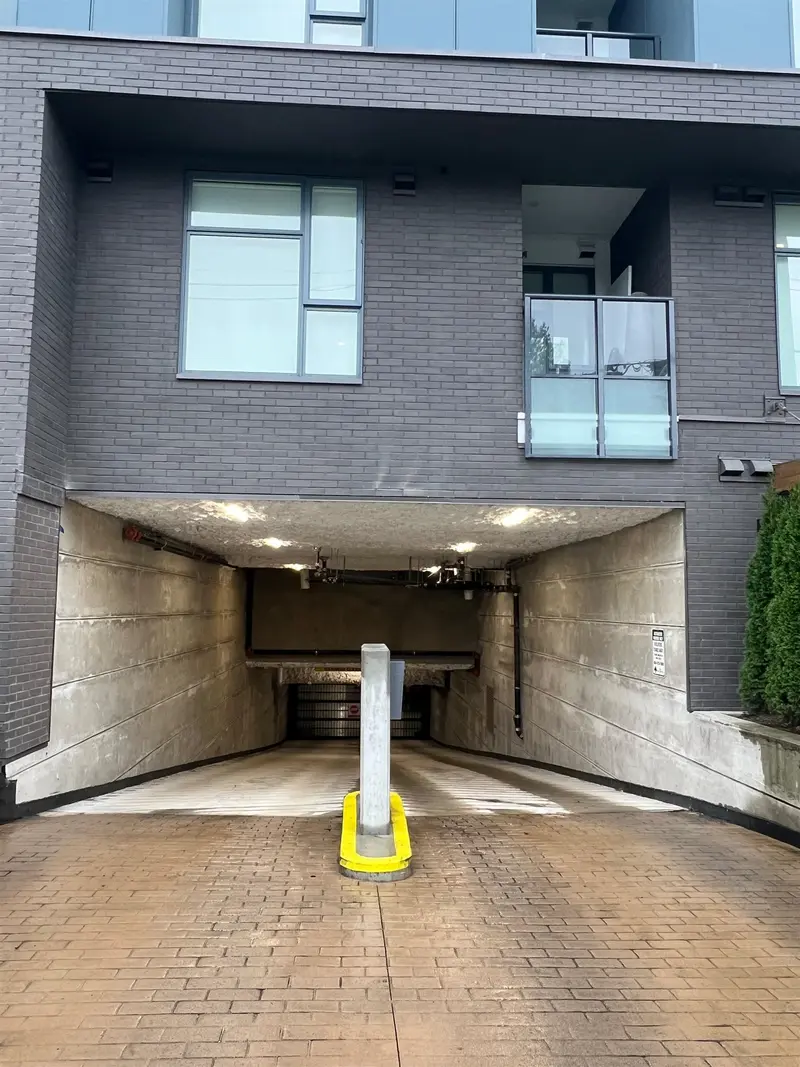 608 10828 139A STREET - photo 3 of 24