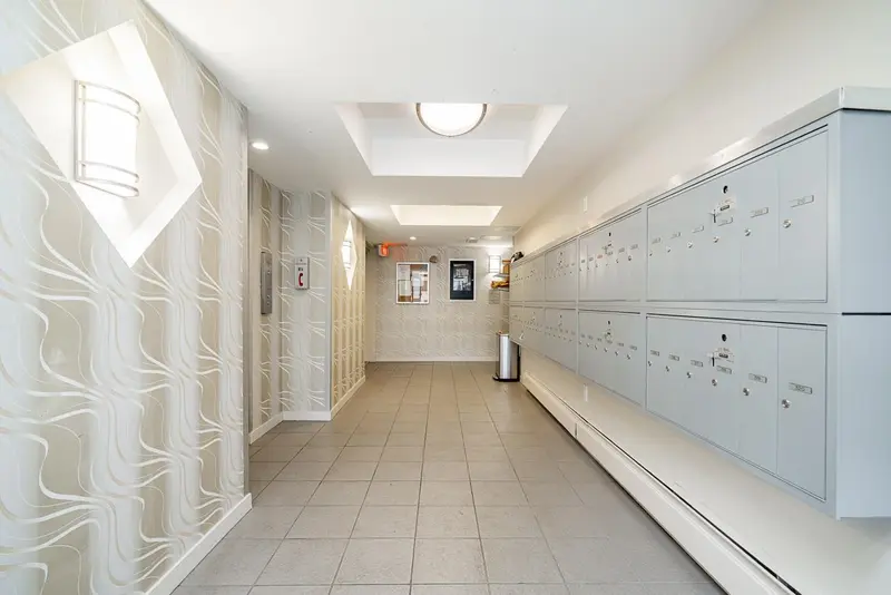 318 830 7TH AVENUE - photo 3 of 25