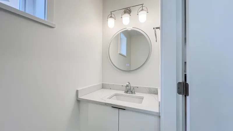 1155 KEEFER STREET - photo 4 of 8