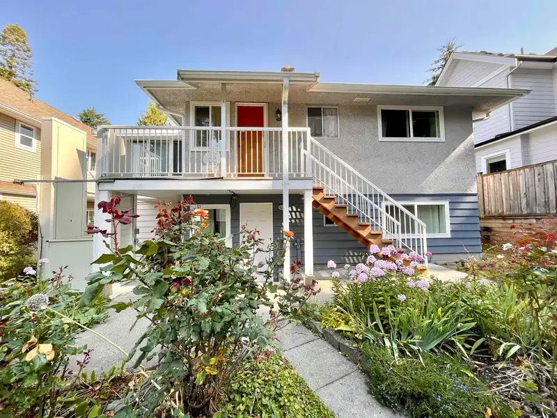 12754 15 AVENUE - photo 3 of 35
