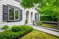 4 16357 15 AVENUE - thumbnail 2